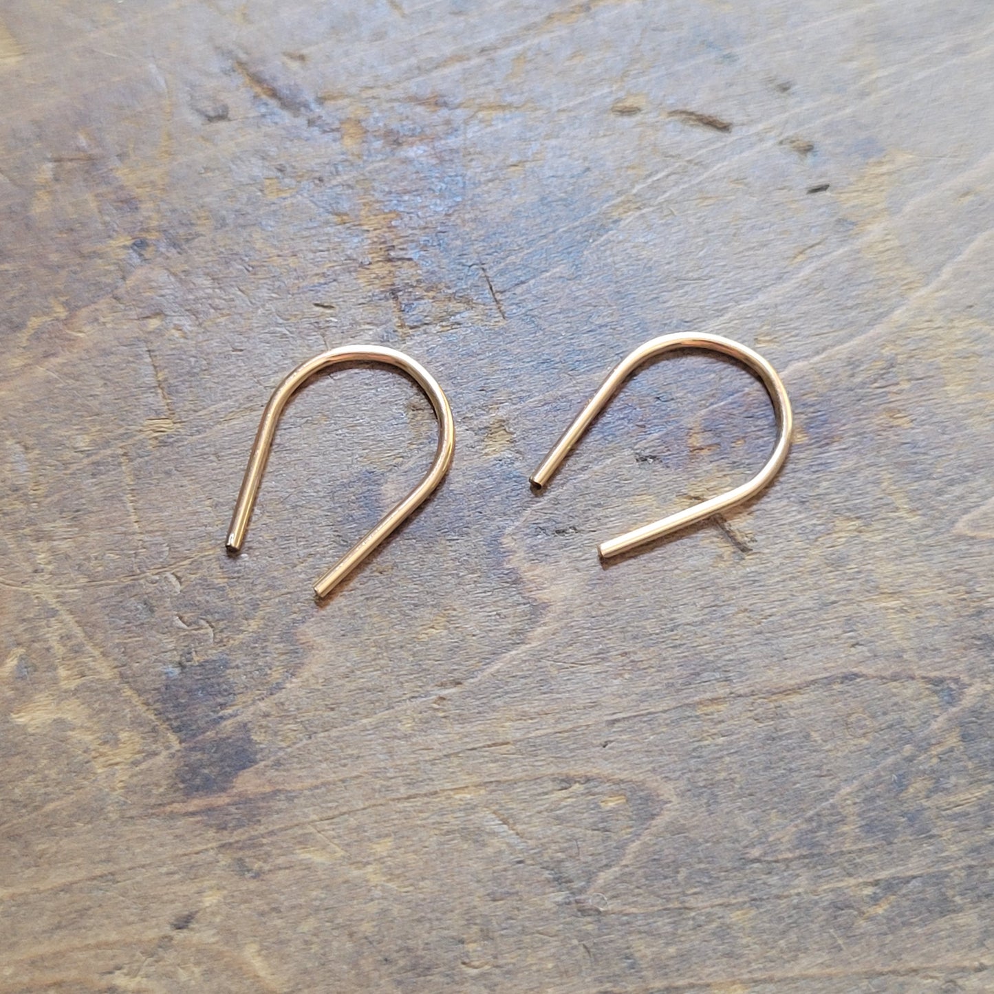 Live-In Minimalist Horseshoe Hoop Open-Style Hoop Earring